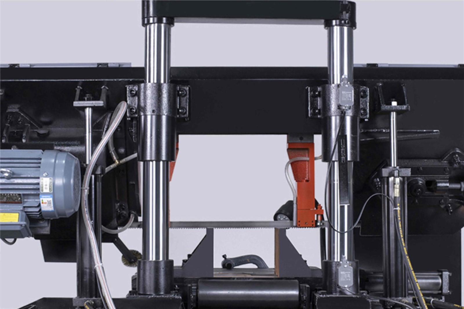 Dual hydraulic cylinder design for the sawing machine Dual hydraulic cylinder design for the sawing machine